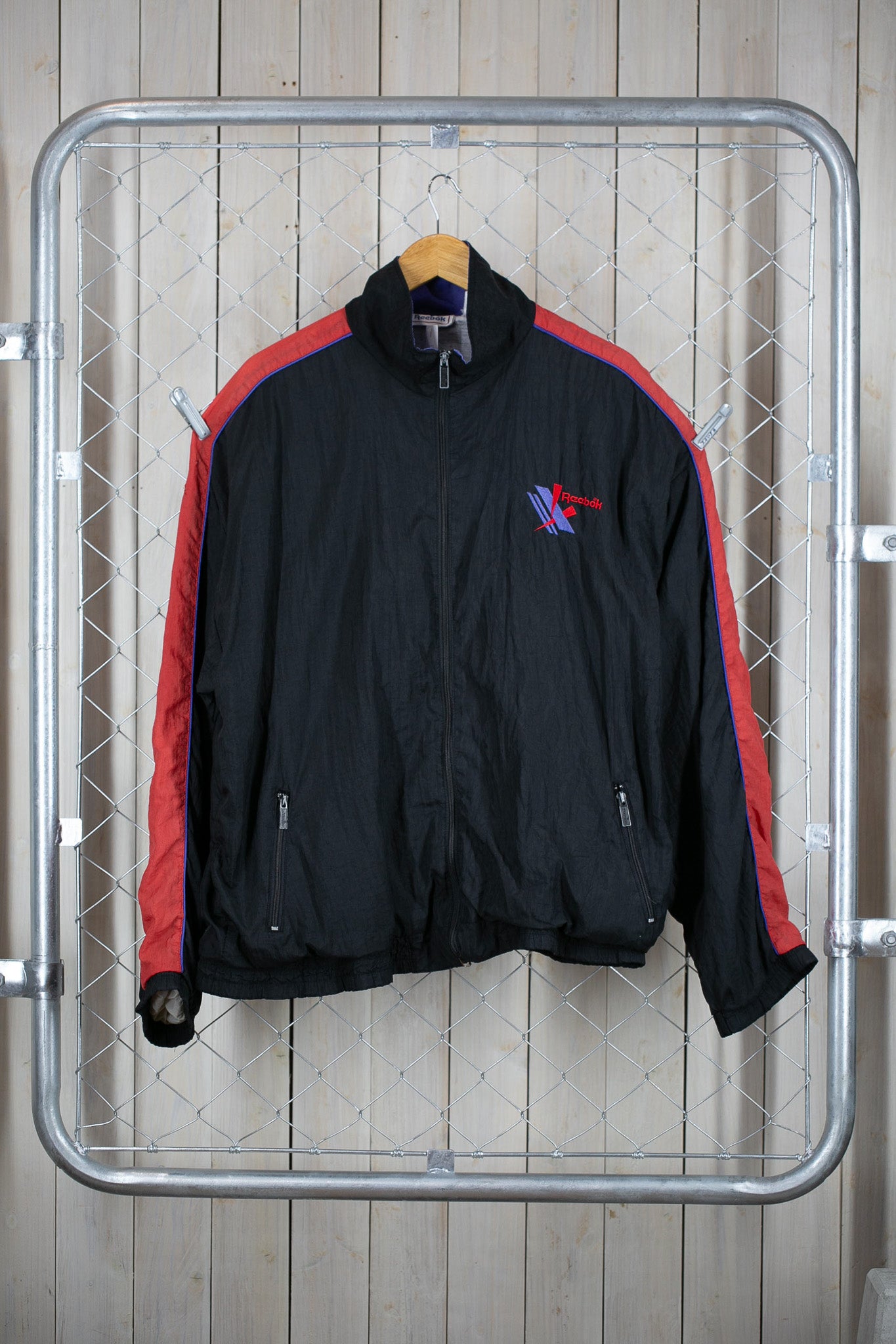 men’sアウター ナイロンジャケット ベクターロゴ刺繍 90’s Reebok /リーボック