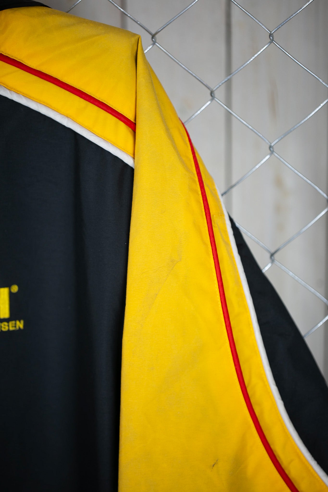 men’sアウター ナイロンジャケット フード収納 ロゴ刺繍 HELLY HANSEN /ヘリーハンセン