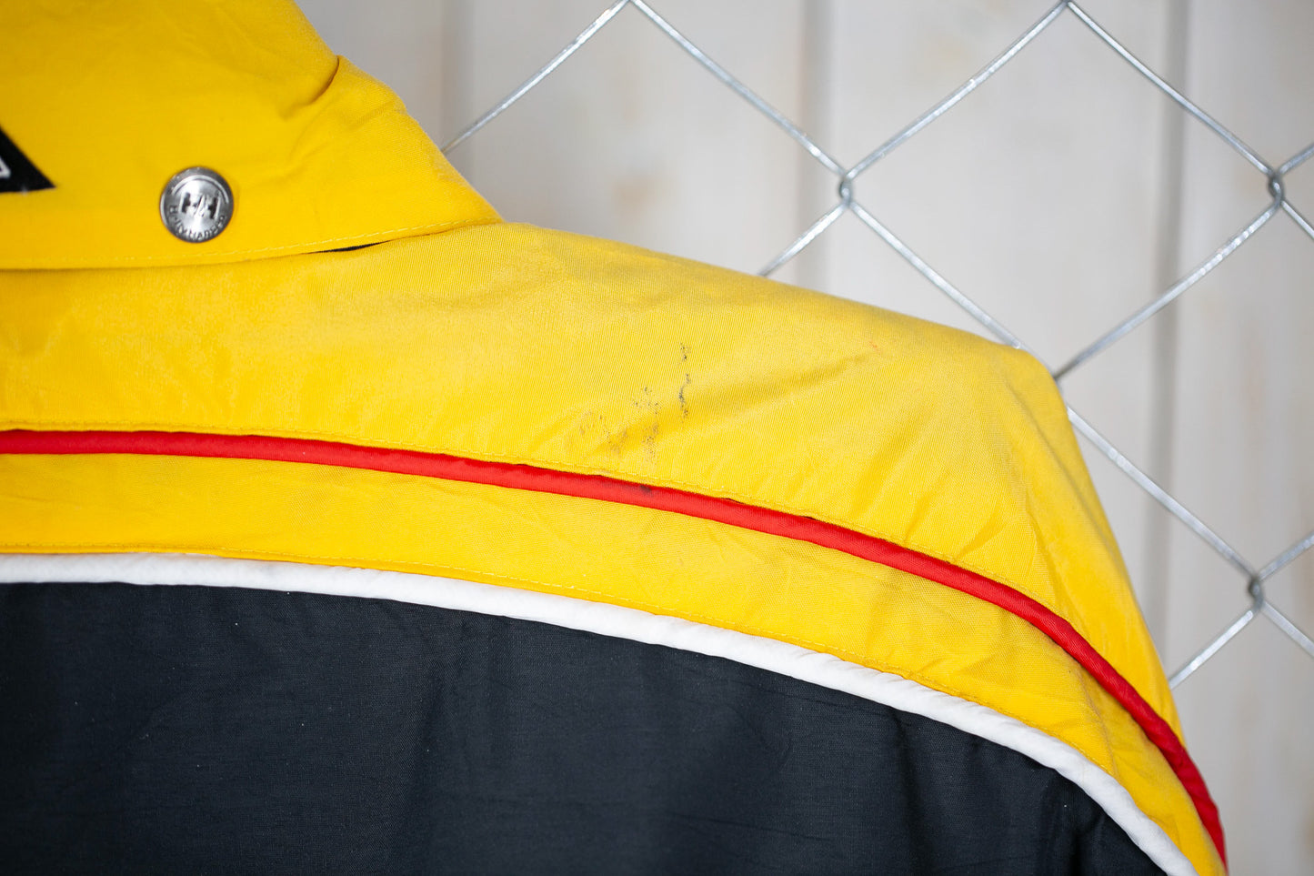 men’sアウター ナイロンジャケット フード収納 ロゴ刺繍 HELLY HANSEN /ヘリーハンセン