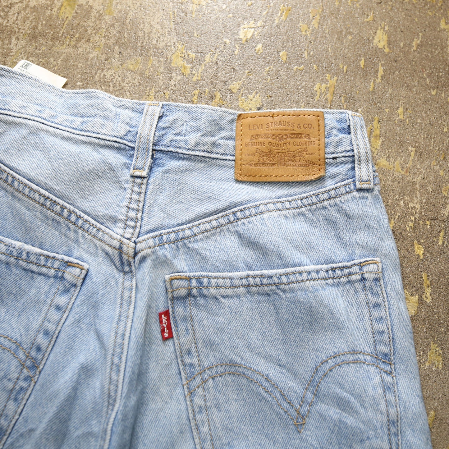 ladies’パンツ　デニムパンツ　Gパン　Levi's /リーバイス PREMIUM　HIGH LOOSE AMPLE HAUT　26872−0007　3466刻印　W25 /L31