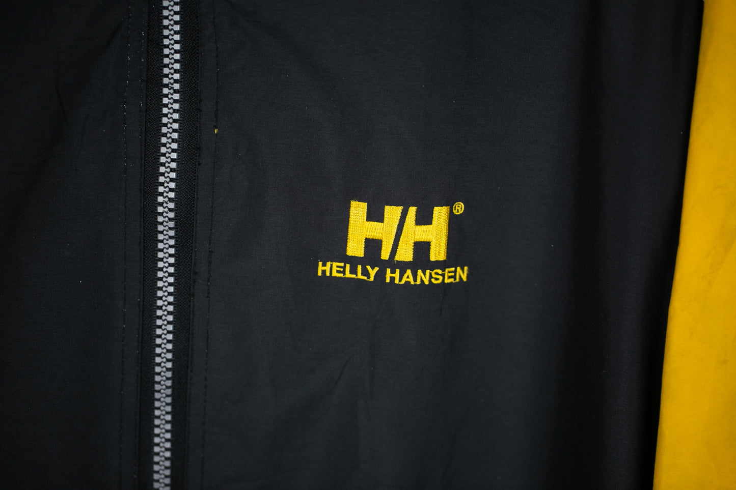 men’sアウター　ナイロンジャケット　フード収納　ロゴ刺繍　HELLY HANSEN /ヘリーハンセン